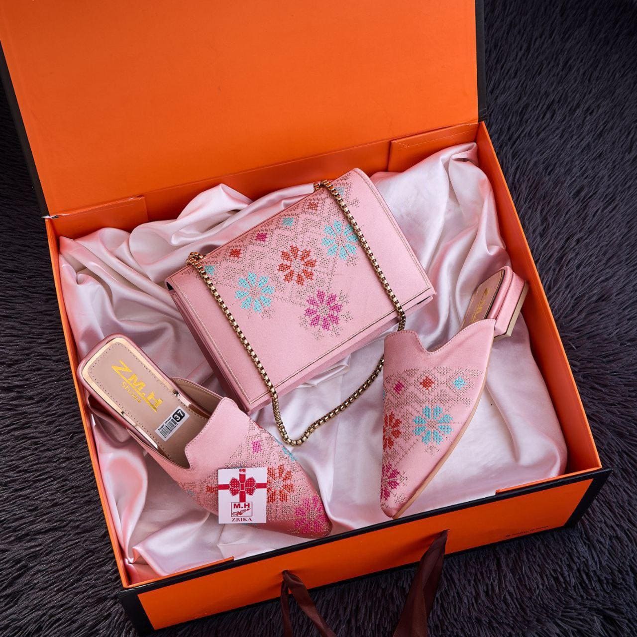 باك  العيد: بلغة وصاك مطروزين